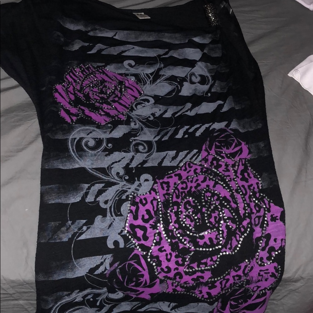 One shoulder T-shirt